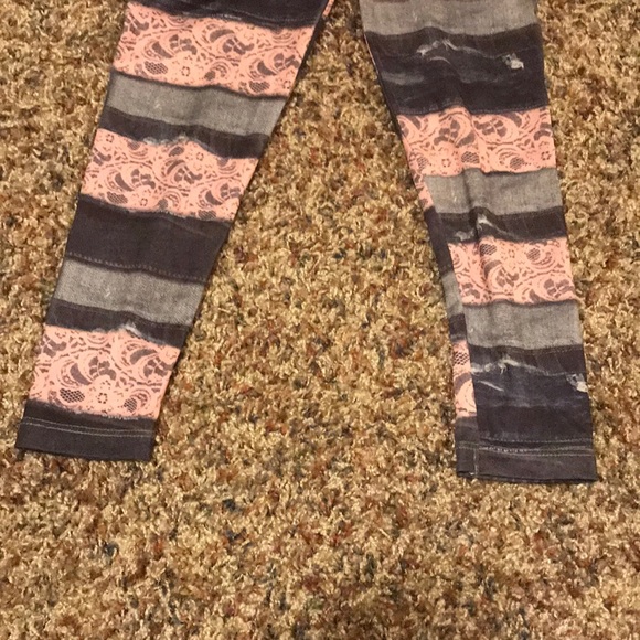 Super cute leggings!! - Picture 3 of 5